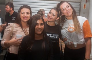 
<a style='margin-left: 5px;' class='btn btn-xs btn-social btn-facebook' href='https://www.facebook.com/sharer/sharer.php?u=https://www.galeramix.com.br/imagem/a73/800-800-90/conteudo/site_galerias/73/cachacada-do-ivonir-machado-pirao-com-linguica-tijucas-galeramix-149.jpg' rel='popup' data-width='500' data-height='400'><i class='fa fa-facebook'></i>Compartilhar <span class='hidden-xs'>no Facebook</span>
</a> 
<a class='btn btn-default btn-xs' target='_blank' href='imagem/a73/800-800-90/conteudo/site_galerias/73/cachacada-do-ivonir-machado-pirao-com-linguica-tijucas-galeramix-149.jpg'>
<span class='glyphicon glyphicon-cloud-download'></span> Salvar
</a>
