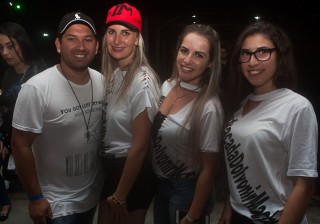 
<a style='margin-left: 5px;' class='btn btn-xs btn-social btn-facebook' href='https://www.facebook.com/sharer/sharer.php?u=https://www.galeramix.com.br/imagem/a73/800-800-90/conteudo/site_galerias/73/cachacada-do-ivonir-machado-pirao-com-linguica-tijucas-galeramix-151.jpg' rel='popup' data-width='500' data-height='400'><i class='fa fa-facebook'></i>Compartilhar <span class='hidden-xs'>no Facebook</span>
</a> 
<a class='btn btn-default btn-xs' target='_blank' href='imagem/a73/800-800-90/conteudo/site_galerias/73/cachacada-do-ivonir-machado-pirao-com-linguica-tijucas-galeramix-151.jpg'>
<span class='glyphicon glyphicon-cloud-download'></span> Salvar
</a>
