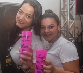 
<a style='margin-left: 5px;' class='btn btn-xs btn-social btn-facebook' href='https://www.facebook.com/sharer/sharer.php?u=https://www.galeramix.com.br/imagem/a73/800-800-90/conteudo/site_galerias/73/cachacada-do-ivonir-machado-pirao-com-linguica-tijucas-galeramix-152.jpg' rel='popup' data-width='500' data-height='400'><i class='fa fa-facebook'></i>Compartilhar <span class='hidden-xs'>no Facebook</span>
</a> 
<a class='btn btn-default btn-xs' target='_blank' href='imagem/a73/800-800-90/conteudo/site_galerias/73/cachacada-do-ivonir-machado-pirao-com-linguica-tijucas-galeramix-152.jpg'>
<span class='glyphicon glyphicon-cloud-download'></span> Salvar
</a>
