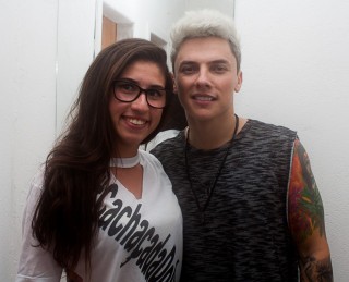 
<a style='margin-left: 5px;' class='btn btn-xs btn-social btn-facebook' href='https://www.facebook.com/sharer/sharer.php?u=https://www.galeramix.com.br/imagem/a73/800-800-90/conteudo/site_galerias/73/cachacada-do-ivonir-machado-pirao-com-linguica-tijucas-galeramix-161.jpg' rel='popup' data-width='500' data-height='400'><i class='fa fa-facebook'></i>Compartilhar <span class='hidden-xs'>no Facebook</span>
</a> 
<a class='btn btn-default btn-xs' target='_blank' href='imagem/a73/800-800-90/conteudo/site_galerias/73/cachacada-do-ivonir-machado-pirao-com-linguica-tijucas-galeramix-161.jpg'>
<span class='glyphicon glyphicon-cloud-download'></span> Salvar
</a>
