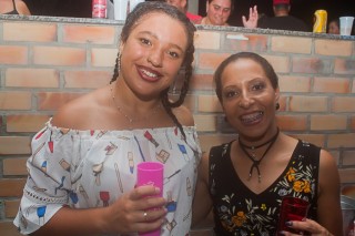 
<a style='margin-left: 5px;' class='btn btn-xs btn-social btn-facebook' href='https://www.facebook.com/sharer/sharer.php?u=https://www.galeramix.com.br/imagem/a73/800-800-90/conteudo/site_galerias/73/cachacada-do-ivonir-machado-pirao-com-linguica-tijucas-galeramix-163.jpg' rel='popup' data-width='500' data-height='400'><i class='fa fa-facebook'></i>Compartilhar <span class='hidden-xs'>no Facebook</span>
</a> 
<a class='btn btn-default btn-xs' target='_blank' href='imagem/a73/800-800-90/conteudo/site_galerias/73/cachacada-do-ivonir-machado-pirao-com-linguica-tijucas-galeramix-163.jpg'>
<span class='glyphicon glyphicon-cloud-download'></span> Salvar
</a>
