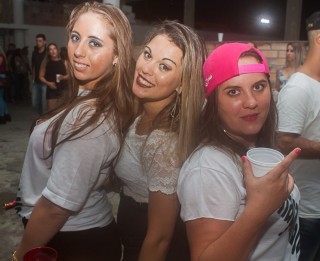 
<a style='margin-left: 5px;' class='btn btn-xs btn-social btn-facebook' href='https://www.facebook.com/sharer/sharer.php?u=https://www.galeramix.com.br/imagem/a73/800-800-90/conteudo/site_galerias/73/cachacada-do-ivonir-machado-pirao-com-linguica-tijucas-galeramix-172.jpg' rel='popup' data-width='500' data-height='400'><i class='fa fa-facebook'></i>Compartilhar <span class='hidden-xs'>no Facebook</span>
</a> 
<a class='btn btn-default btn-xs' target='_blank' href='imagem/a73/800-800-90/conteudo/site_galerias/73/cachacada-do-ivonir-machado-pirao-com-linguica-tijucas-galeramix-172.jpg'>
<span class='glyphicon glyphicon-cloud-download'></span> Salvar
</a>
