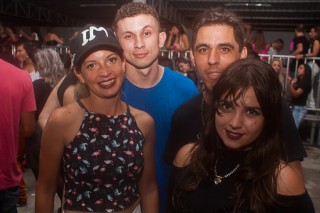 
<a style='margin-left: 5px;' class='btn btn-xs btn-social btn-facebook' href='https://www.facebook.com/sharer/sharer.php?u=https://www.galeramix.com.br/imagem/a73/800-800-90/conteudo/site_galerias/73/cachacada-do-ivonir-machado-pirao-com-linguica-tijucas-galeramix-174.jpg' rel='popup' data-width='500' data-height='400'><i class='fa fa-facebook'></i>Compartilhar <span class='hidden-xs'>no Facebook</span>
</a> 
<a class='btn btn-default btn-xs' target='_blank' href='imagem/a73/800-800-90/conteudo/site_galerias/73/cachacada-do-ivonir-machado-pirao-com-linguica-tijucas-galeramix-174.jpg'>
<span class='glyphicon glyphicon-cloud-download'></span> Salvar
</a>
