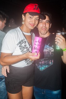 
<a style='margin-left: 5px;' class='btn btn-xs btn-social btn-facebook' href='https://www.facebook.com/sharer/sharer.php?u=https://www.galeramix.com.br/imagem/a73/800-800-90/conteudo/site_galerias/73/cachacada-do-ivonir-machado-pirao-com-linguica-tijucas-galeramix-175.jpg' rel='popup' data-width='500' data-height='400'><i class='fa fa-facebook'></i>Compartilhar <span class='hidden-xs'>no Facebook</span>
</a> 
<a class='btn btn-default btn-xs' target='_blank' href='imagem/a73/800-800-90/conteudo/site_galerias/73/cachacada-do-ivonir-machado-pirao-com-linguica-tijucas-galeramix-175.jpg'>
<span class='glyphicon glyphicon-cloud-download'></span> Salvar
</a>
