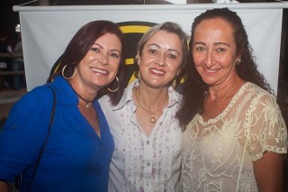 
<a style='margin-left: 5px;' class='btn btn-xs btn-social btn-facebook' href='https://www.facebook.com/sharer/sharer.php?u=https://www.galeramix.com.br/imagem/a73/800-800-90/conteudo/site_galerias/73/cachacada-do-ivonir-machado-pirao-com-linguica-tijucas-galeramix-18.jpg' rel='popup' data-width='500' data-height='400'><i class='fa fa-facebook'></i>Compartilhar <span class='hidden-xs'>no Facebook</span>
</a> 
<a class='btn btn-default btn-xs' target='_blank' href='imagem/a73/800-800-90/conteudo/site_galerias/73/cachacada-do-ivonir-machado-pirao-com-linguica-tijucas-galeramix-18.jpg'>
<span class='glyphicon glyphicon-cloud-download'></span> Salvar
</a>
