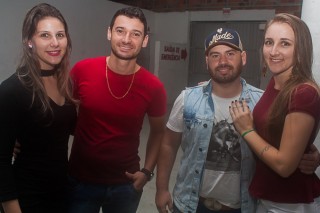 
<a style='margin-left: 5px;' class='btn btn-xs btn-social btn-facebook' href='https://www.facebook.com/sharer/sharer.php?u=https://www.galeramix.com.br/imagem/a73/800-800-90/conteudo/site_galerias/73/cachacada-do-ivonir-machado-pirao-com-linguica-tijucas-galeramix-185.jpg' rel='popup' data-width='500' data-height='400'><i class='fa fa-facebook'></i>Compartilhar <span class='hidden-xs'>no Facebook</span>
</a> 
<a class='btn btn-default btn-xs' target='_blank' href='imagem/a73/800-800-90/conteudo/site_galerias/73/cachacada-do-ivonir-machado-pirao-com-linguica-tijucas-galeramix-185.jpg'>
<span class='glyphicon glyphicon-cloud-download'></span> Salvar
</a>
