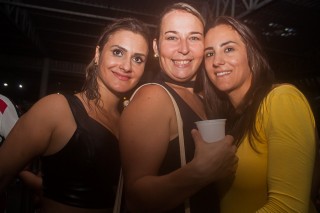 
<a style='margin-left: 5px;' class='btn btn-xs btn-social btn-facebook' href='https://www.facebook.com/sharer/sharer.php?u=https://www.galeramix.com.br/imagem/a73/800-800-90/conteudo/site_galerias/73/cachacada-do-ivonir-machado-pirao-com-linguica-tijucas-galeramix-186.jpg' rel='popup' data-width='500' data-height='400'><i class='fa fa-facebook'></i>Compartilhar <span class='hidden-xs'>no Facebook</span>
</a> 
<a class='btn btn-default btn-xs' target='_blank' href='imagem/a73/800-800-90/conteudo/site_galerias/73/cachacada-do-ivonir-machado-pirao-com-linguica-tijucas-galeramix-186.jpg'>
<span class='glyphicon glyphicon-cloud-download'></span> Salvar
</a>
