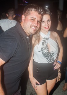 
<a style='margin-left: 5px;' class='btn btn-xs btn-social btn-facebook' href='https://www.facebook.com/sharer/sharer.php?u=https://www.galeramix.com.br/imagem/a73/800-800-90/conteudo/site_galerias/73/cachacada-do-ivonir-machado-pirao-com-linguica-tijucas-galeramix-199.jpg' rel='popup' data-width='500' data-height='400'><i class='fa fa-facebook'></i>Compartilhar <span class='hidden-xs'>no Facebook</span>
</a> 
<a class='btn btn-default btn-xs' target='_blank' href='imagem/a73/800-800-90/conteudo/site_galerias/73/cachacada-do-ivonir-machado-pirao-com-linguica-tijucas-galeramix-199.jpg'>
<span class='glyphicon glyphicon-cloud-download'></span> Salvar
</a>
