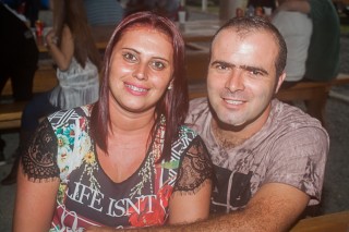 
<a style='margin-left: 5px;' class='btn btn-xs btn-social btn-facebook' href='https://www.facebook.com/sharer/sharer.php?u=https://www.galeramix.com.br/imagem/a73/800-800-90/conteudo/site_galerias/73/cachacada-do-ivonir-machado-pirao-com-linguica-tijucas-galeramix-21.jpg' rel='popup' data-width='500' data-height='400'><i class='fa fa-facebook'></i>Compartilhar <span class='hidden-xs'>no Facebook</span>
</a> 
<a class='btn btn-default btn-xs' target='_blank' href='imagem/a73/800-800-90/conteudo/site_galerias/73/cachacada-do-ivonir-machado-pirao-com-linguica-tijucas-galeramix-21.jpg'>
<span class='glyphicon glyphicon-cloud-download'></span> Salvar
</a>
