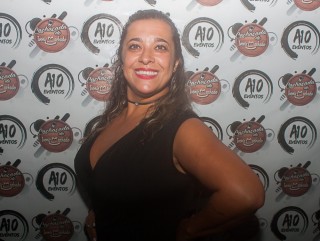 
<a style='margin-left: 5px;' class='btn btn-xs btn-social btn-facebook' href='https://www.facebook.com/sharer/sharer.php?u=https://www.galeramix.com.br/imagem/a73/800-800-90/conteudo/site_galerias/73/cachacada-do-ivonir-machado-pirao-com-linguica-tijucas-galeramix-219.jpg' rel='popup' data-width='500' data-height='400'><i class='fa fa-facebook'></i>Compartilhar <span class='hidden-xs'>no Facebook</span>
</a> 
<a class='btn btn-default btn-xs' target='_blank' href='imagem/a73/800-800-90/conteudo/site_galerias/73/cachacada-do-ivonir-machado-pirao-com-linguica-tijucas-galeramix-219.jpg'>
<span class='glyphicon glyphicon-cloud-download'></span> Salvar
</a>
