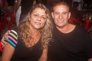 
<a style='margin-left: 5px;' class='btn btn-xs btn-social btn-facebook' href='https://www.facebook.com/sharer/sharer.php?u=https://www.galeramix.com.br/imagem/a73/800-800-90/conteudo/site_galerias/73/cachacada-do-ivonir-machado-pirao-com-linguica-tijucas-galeramix-29.jpg' rel='popup' data-width='500' data-height='400'><i class='fa fa-facebook'></i>Compartilhar <span class='hidden-xs'>no Facebook</span>
</a> 
<a class='btn btn-default btn-xs' target='_blank' href='imagem/a73/800-800-90/conteudo/site_galerias/73/cachacada-do-ivonir-machado-pirao-com-linguica-tijucas-galeramix-29.jpg'>
<span class='glyphicon glyphicon-cloud-download'></span> Salvar
</a>
