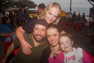 
<a style='margin-left: 5px;' class='btn btn-xs btn-social btn-facebook' href='https://www.facebook.com/sharer/sharer.php?u=https://www.galeramix.com.br/imagem/a73/800-800-90/conteudo/site_galerias/73/cachacada-do-ivonir-machado-pirao-com-linguica-tijucas-galeramix-30.jpg' rel='popup' data-width='500' data-height='400'><i class='fa fa-facebook'></i>Compartilhar <span class='hidden-xs'>no Facebook</span>
</a> 
<a class='btn btn-default btn-xs' target='_blank' href='imagem/a73/800-800-90/conteudo/site_galerias/73/cachacada-do-ivonir-machado-pirao-com-linguica-tijucas-galeramix-30.jpg'>
<span class='glyphicon glyphicon-cloud-download'></span> Salvar
</a>
