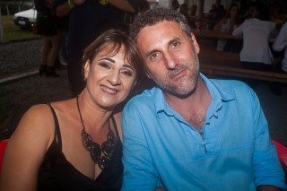 
<a style='margin-left: 5px;' class='btn btn-xs btn-social btn-facebook' href='https://www.facebook.com/sharer/sharer.php?u=https://www.galeramix.com.br/imagem/a73/800-800-90/conteudo/site_galerias/73/cachacada-do-ivonir-machado-pirao-com-linguica-tijucas-galeramix-31.jpg' rel='popup' data-width='500' data-height='400'><i class='fa fa-facebook'></i>Compartilhar <span class='hidden-xs'>no Facebook</span>
</a> 
<a class='btn btn-default btn-xs' target='_blank' href='imagem/a73/800-800-90/conteudo/site_galerias/73/cachacada-do-ivonir-machado-pirao-com-linguica-tijucas-galeramix-31.jpg'>
<span class='glyphicon glyphicon-cloud-download'></span> Salvar
</a>
