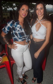 
<a style='margin-left: 5px;' class='btn btn-xs btn-social btn-facebook' href='https://www.facebook.com/sharer/sharer.php?u=https://www.galeramix.com.br/imagem/a73/800-800-90/conteudo/site_galerias/73/cachacada-do-ivonir-machado-pirao-com-linguica-tijucas-galeramix-38.jpg' rel='popup' data-width='500' data-height='400'><i class='fa fa-facebook'></i>Compartilhar <span class='hidden-xs'>no Facebook</span>
</a> 
<a class='btn btn-default btn-xs' target='_blank' href='imagem/a73/800-800-90/conteudo/site_galerias/73/cachacada-do-ivonir-machado-pirao-com-linguica-tijucas-galeramix-38.jpg'>
<span class='glyphicon glyphicon-cloud-download'></span> Salvar
</a>
