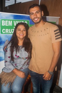 
<a style='margin-left: 5px;' class='btn btn-xs btn-social btn-facebook' href='https://www.facebook.com/sharer/sharer.php?u=https://www.galeramix.com.br/imagem/a73/800-800-90/conteudo/site_galerias/73/cachacada-do-ivonir-machado-pirao-com-linguica-tijucas-galeramix-47.jpg' rel='popup' data-width='500' data-height='400'><i class='fa fa-facebook'></i>Compartilhar <span class='hidden-xs'>no Facebook</span>
</a> 
<a class='btn btn-default btn-xs' target='_blank' href='imagem/a73/800-800-90/conteudo/site_galerias/73/cachacada-do-ivonir-machado-pirao-com-linguica-tijucas-galeramix-47.jpg'>
<span class='glyphicon glyphicon-cloud-download'></span> Salvar
</a>
