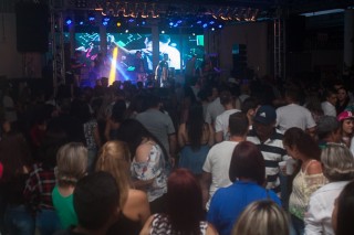 
<a style='margin-left: 5px;' class='btn btn-xs btn-social btn-facebook' href='https://www.facebook.com/sharer/sharer.php?u=https://www.galeramix.com.br/imagem/a73/800-800-90/conteudo/site_galerias/73/cachacada-do-ivonir-machado-pirao-com-linguica-tijucas-galeramix-51.jpg' rel='popup' data-width='500' data-height='400'><i class='fa fa-facebook'></i>Compartilhar <span class='hidden-xs'>no Facebook</span>
</a> 
<a class='btn btn-default btn-xs' target='_blank' href='imagem/a73/800-800-90/conteudo/site_galerias/73/cachacada-do-ivonir-machado-pirao-com-linguica-tijucas-galeramix-51.jpg'>
<span class='glyphicon glyphicon-cloud-download'></span> Salvar
</a>
