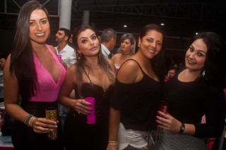 
<a style='margin-left: 5px;' class='btn btn-xs btn-social btn-facebook' href='https://www.facebook.com/sharer/sharer.php?u=https://www.galeramix.com.br/imagem/a73/800-800-90/conteudo/site_galerias/73/cachacada-do-ivonir-machado-pirao-com-linguica-tijucas-galeramix-57.jpg' rel='popup' data-width='500' data-height='400'><i class='fa fa-facebook'></i>Compartilhar <span class='hidden-xs'>no Facebook</span>
</a> 
<a class='btn btn-default btn-xs' target='_blank' href='imagem/a73/800-800-90/conteudo/site_galerias/73/cachacada-do-ivonir-machado-pirao-com-linguica-tijucas-galeramix-57.jpg'>
<span class='glyphicon glyphicon-cloud-download'></span> Salvar
</a>
