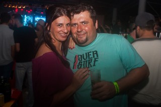 
<a style='margin-left: 5px;' class='btn btn-xs btn-social btn-facebook' href='https://www.facebook.com/sharer/sharer.php?u=https://www.galeramix.com.br/imagem/a73/800-800-90/conteudo/site_galerias/73/cachacada-do-ivonir-machado-pirao-com-linguica-tijucas-galeramix-60.jpg' rel='popup' data-width='500' data-height='400'><i class='fa fa-facebook'></i>Compartilhar <span class='hidden-xs'>no Facebook</span>
</a> 
<a class='btn btn-default btn-xs' target='_blank' href='imagem/a73/800-800-90/conteudo/site_galerias/73/cachacada-do-ivonir-machado-pirao-com-linguica-tijucas-galeramix-60.jpg'>
<span class='glyphicon glyphicon-cloud-download'></span> Salvar
</a>
