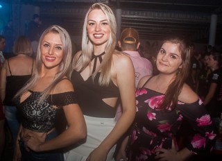 
<a style='margin-left: 5px;' class='btn btn-xs btn-social btn-facebook' href='https://www.facebook.com/sharer/sharer.php?u=https://www.galeramix.com.br/imagem/a73/800-800-90/conteudo/site_galerias/73/cachacada-do-ivonir-machado-pirao-com-linguica-tijucas-galeramix-78.jpg' rel='popup' data-width='500' data-height='400'><i class='fa fa-facebook'></i>Compartilhar <span class='hidden-xs'>no Facebook</span>
</a> 
<a class='btn btn-default btn-xs' target='_blank' href='imagem/a73/800-800-90/conteudo/site_galerias/73/cachacada-do-ivonir-machado-pirao-com-linguica-tijucas-galeramix-78.jpg'>
<span class='glyphicon glyphicon-cloud-download'></span> Salvar
</a>
