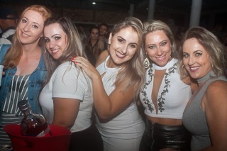 
<a style='margin-left: 5px;' class='btn btn-xs btn-social btn-facebook' href='https://www.facebook.com/sharer/sharer.php?u=https://www.galeramix.com.br/imagem/a73/800-800-90/conteudo/site_galerias/73/cachacada-do-ivonir-machado-pirao-com-linguica-tijucas-galeramix-81.jpg' rel='popup' data-width='500' data-height='400'><i class='fa fa-facebook'></i>Compartilhar <span class='hidden-xs'>no Facebook</span>
</a> 
<a class='btn btn-default btn-xs' target='_blank' href='imagem/a73/800-800-90/conteudo/site_galerias/73/cachacada-do-ivonir-machado-pirao-com-linguica-tijucas-galeramix-81.jpg'>
<span class='glyphicon glyphicon-cloud-download'></span> Salvar
</a>
