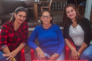 
<a style='margin-left: 5px;' class='btn btn-xs btn-social btn-facebook' href='https://www.facebook.com/sharer/sharer.php?u=https://www.galeramix.com.br/imagem/a74/800-800-90/conteudo/site_galerias/74/feijoada-magnatas-galera-mix-28.jpg' rel='popup' data-width='500' data-height='400'><i class='fa fa-facebook'></i>Compartilhar <span class='hidden-xs'>no Facebook</span>
</a> 
<a class='btn btn-default btn-xs' target='_blank' href='imagem/a74/800-800-90/conteudo/site_galerias/74/feijoada-magnatas-galera-mix-28.jpg'>
<span class='glyphicon glyphicon-cloud-download'></span> Salvar
</a>
