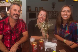 
<a style='margin-left: 5px;' class='btn btn-xs btn-social btn-facebook' href='https://www.facebook.com/sharer/sharer.php?u=https://www.galeramix.com.br/imagem/a74/800-800-90/conteudo/site_galerias/74/feijoada-magnatas-galera-mix-29.jpg' rel='popup' data-width='500' data-height='400'><i class='fa fa-facebook'></i>Compartilhar <span class='hidden-xs'>no Facebook</span>
</a> 
<a class='btn btn-default btn-xs' target='_blank' href='imagem/a74/800-800-90/conteudo/site_galerias/74/feijoada-magnatas-galera-mix-29.jpg'>
<span class='glyphicon glyphicon-cloud-download'></span> Salvar
</a>
