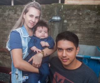 
<a style='margin-left: 5px;' class='btn btn-xs btn-social btn-facebook' href='https://www.facebook.com/sharer/sharer.php?u=https://www.galeramix.com.br/imagem/a74/800-800-90/conteudo/site_galerias/74/feijoada-magnatas-galera-mix-56.jpg' rel='popup' data-width='500' data-height='400'><i class='fa fa-facebook'></i>Compartilhar <span class='hidden-xs'>no Facebook</span>
</a> 
<a class='btn btn-default btn-xs' target='_blank' href='imagem/a74/800-800-90/conteudo/site_galerias/74/feijoada-magnatas-galera-mix-56.jpg'>
<span class='glyphicon glyphicon-cloud-download'></span> Salvar
</a>
