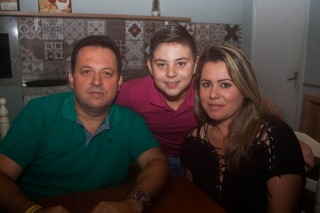 
<a style='margin-left: 5px;' class='btn btn-xs btn-social btn-facebook' href='https://www.facebook.com/sharer/sharer.php?u=https://www.galeramix.com.br/imagem/a74/800-800-90/conteudo/site_galerias/74/feijoada-magnatas-galera-mix-67.jpg' rel='popup' data-width='500' data-height='400'><i class='fa fa-facebook'></i>Compartilhar <span class='hidden-xs'>no Facebook</span>
</a> 
<a class='btn btn-default btn-xs' target='_blank' href='imagem/a74/800-800-90/conteudo/site_galerias/74/feijoada-magnatas-galera-mix-67.jpg'>
<span class='glyphicon glyphicon-cloud-download'></span> Salvar
</a>
