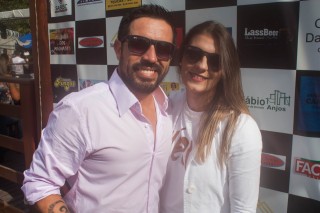 
<a style='margin-left: 5px;' class='btn btn-xs btn-social btn-facebook' href='https://www.facebook.com/sharer/sharer.php?u=https://www.galeramix.com.br/imagem/a74/800-800-90/conteudo/site_galerias/74/feijoada-magnatas-galera-mix-7.jpg' rel='popup' data-width='500' data-height='400'><i class='fa fa-facebook'></i>Compartilhar <span class='hidden-xs'>no Facebook</span>
</a> 
<a class='btn btn-default btn-xs' target='_blank' href='imagem/a74/800-800-90/conteudo/site_galerias/74/feijoada-magnatas-galera-mix-7.jpg'>
<span class='glyphicon glyphicon-cloud-download'></span> Salvar
</a>
