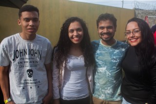 
<a style='margin-left: 5px;' class='btn btn-xs btn-social btn-facebook' href='https://www.facebook.com/sharer/sharer.php?u=https://www.galeramix.com.br/imagem/a74/800-800-90/conteudo/site_galerias/74/feijoada-magnatas-galera-mix-9.jpg' rel='popup' data-width='500' data-height='400'><i class='fa fa-facebook'></i>Compartilhar <span class='hidden-xs'>no Facebook</span>
</a> 
<a class='btn btn-default btn-xs' target='_blank' href='imagem/a74/800-800-90/conteudo/site_galerias/74/feijoada-magnatas-galera-mix-9.jpg'>
<span class='glyphicon glyphicon-cloud-download'></span> Salvar
</a>
