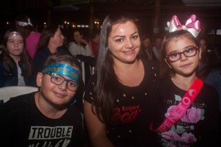 
            <a style='margin-left: 5px;' class='btn btn-xs btn-social btn-facebook' href='https://www.facebook.com/sharer/sharer.php?u=https://www.galeramix.com.br/imagem/a76/800-800-90/conteudo/site_galerias/76/felipe-neto-mega-fest-13.jpg' rel='popup' data-width='500' data-height='400'><i class='fa fa-facebook'></i>Compartilhar <span class='hidden-xs'>no Facebook</span>
        </a> 
        <a class='btn btn-default btn-xs' target='_blank' href='imagem/a76/800-800-90/conteudo/site_galerias/76/felipe-neto-mega-fest-13.jpg'>
            <span class='glyphicon glyphicon-cloud-download'></span> Salvar
        </a>
        