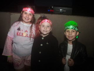 
<a style='margin-left: 5px;' class='btn btn-xs btn-social btn-facebook' href='https://www.facebook.com/sharer/sharer.php?u=https://www.galeramix.com.br/imagem/a76/800-800-90/conteudo/site_galerias/76/felipe-neto-mega-fest-21.jpg' rel='popup' data-width='500' data-height='400'><i class='fa fa-facebook'></i>Compartilhar <span class='hidden-xs'>no Facebook</span>
</a> 
<a class='btn btn-default btn-xs' target='_blank' href='imagem/a76/800-800-90/conteudo/site_galerias/76/felipe-neto-mega-fest-21.jpg'>
<span class='glyphicon glyphicon-cloud-download'></span> Salvar
</a>
