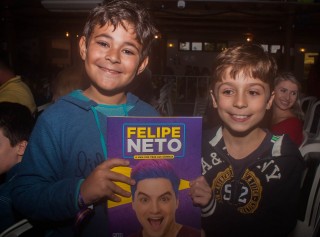 
<a style='margin-left: 5px;' class='btn btn-xs btn-social btn-facebook' href='https://www.facebook.com/sharer/sharer.php?u=https://www.galeramix.com.br/imagem/a76/800-800-90/conteudo/site_galerias/76/felipe-neto-mega-fest-23.jpg' rel='popup' data-width='500' data-height='400'><i class='fa fa-facebook'></i>Compartilhar <span class='hidden-xs'>no Facebook</span>
</a> 
<a class='btn btn-default btn-xs' target='_blank' href='imagem/a76/800-800-90/conteudo/site_galerias/76/felipe-neto-mega-fest-23.jpg'>
<span class='glyphicon glyphicon-cloud-download'></span> Salvar
</a>
