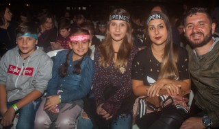 
<a style='margin-left: 5px;' class='btn btn-xs btn-social btn-facebook' href='https://www.facebook.com/sharer/sharer.php?u=https://www.galeramix.com.br/imagem/a76/800-800-90/conteudo/site_galerias/76/felipe-neto-mega-fest-26.jpg' rel='popup' data-width='500' data-height='400'><i class='fa fa-facebook'></i>Compartilhar <span class='hidden-xs'>no Facebook</span>
</a> 
<a class='btn btn-default btn-xs' target='_blank' href='imagem/a76/800-800-90/conteudo/site_galerias/76/felipe-neto-mega-fest-26.jpg'>
<span class='glyphicon glyphicon-cloud-download'></span> Salvar
</a>
