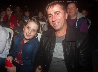 
<a style='margin-left: 5px;' class='btn btn-xs btn-social btn-facebook' href='https://www.facebook.com/sharer/sharer.php?u=https://www.galeramix.com.br/imagem/a76/800-800-90/conteudo/site_galerias/76/felipe-neto-mega-fest-34.jpg' rel='popup' data-width='500' data-height='400'><i class='fa fa-facebook'></i>Compartilhar <span class='hidden-xs'>no Facebook</span>
</a> 
<a class='btn btn-default btn-xs' target='_blank' href='imagem/a76/800-800-90/conteudo/site_galerias/76/felipe-neto-mega-fest-34.jpg'>
<span class='glyphicon glyphicon-cloud-download'></span> Salvar
</a>
