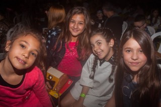 
<a style='margin-left: 5px;' class='btn btn-xs btn-social btn-facebook' href='https://www.facebook.com/sharer/sharer.php?u=https://www.galeramix.com.br/imagem/a76/800-800-90/conteudo/site_galerias/76/felipe-neto-mega-fest-39.jpg' rel='popup' data-width='500' data-height='400'><i class='fa fa-facebook'></i>Compartilhar <span class='hidden-xs'>no Facebook</span>
</a> 
<a class='btn btn-default btn-xs' target='_blank' href='imagem/a76/800-800-90/conteudo/site_galerias/76/felipe-neto-mega-fest-39.jpg'>
<span class='glyphicon glyphicon-cloud-download'></span> Salvar
</a>
