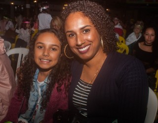 
<a style='margin-left: 5px;' class='btn btn-xs btn-social btn-facebook' href='https://www.facebook.com/sharer/sharer.php?u=https://www.galeramix.com.br/imagem/a76/800-800-90/conteudo/site_galerias/76/felipe-neto-mega-fest-44.jpg' rel='popup' data-width='500' data-height='400'><i class='fa fa-facebook'></i>Compartilhar <span class='hidden-xs'>no Facebook</span>
</a> 
<a class='btn btn-default btn-xs' target='_blank' href='imagem/a76/800-800-90/conteudo/site_galerias/76/felipe-neto-mega-fest-44.jpg'>
<span class='glyphicon glyphicon-cloud-download'></span> Salvar
</a>
