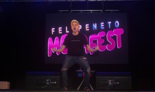 
<a style='margin-left: 5px;' class='btn btn-xs btn-social btn-facebook' href='https://www.facebook.com/sharer/sharer.php?u=https://www.galeramix.com.br/imagem/a76/800-800-90/conteudo/site_galerias/76/felipe-neto-mega-fest-54.jpg' rel='popup' data-width='500' data-height='400'><i class='fa fa-facebook'></i>Compartilhar <span class='hidden-xs'>no Facebook</span>
</a> 
<a class='btn btn-default btn-xs' target='_blank' href='imagem/a76/800-800-90/conteudo/site_galerias/76/felipe-neto-mega-fest-54.jpg'>
<span class='glyphicon glyphicon-cloud-download'></span> Salvar
</a>
