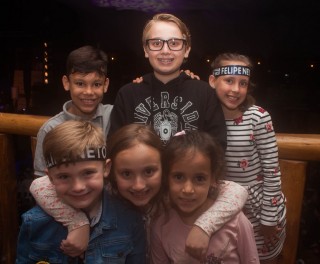 
<a style='margin-left: 5px;' class='btn btn-xs btn-social btn-facebook' href='https://www.facebook.com/sharer/sharer.php?u=https://www.galeramix.com.br/imagem/a76/800-800-90/conteudo/site_galerias/76/felipe-neto-mega-fest-62.jpg' rel='popup' data-width='500' data-height='400'><i class='fa fa-facebook'></i>Compartilhar <span class='hidden-xs'>no Facebook</span>
</a> 
<a class='btn btn-default btn-xs' target='_blank' href='imagem/a76/800-800-90/conteudo/site_galerias/76/felipe-neto-mega-fest-62.jpg'>
<span class='glyphicon glyphicon-cloud-download'></span> Salvar
</a>
