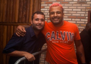 
<a style='margin-left: 5px;' class='btn btn-xs btn-social btn-facebook' href='https://www.facebook.com/sharer/sharer.php?u=https://www.galeramix.com.br/imagem/a76/800-800-90/conteudo/site_galerias/76/felipe-neto-mega-fest-77.jpg' rel='popup' data-width='500' data-height='400'><i class='fa fa-facebook'></i>Compartilhar <span class='hidden-xs'>no Facebook</span>
</a> 
<a class='btn btn-default btn-xs' target='_blank' href='imagem/a76/800-800-90/conteudo/site_galerias/76/felipe-neto-mega-fest-77.jpg'>
<span class='glyphicon glyphicon-cloud-download'></span> Salvar
</a>
