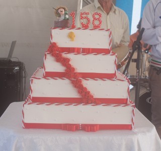 
                                    <a style='margin-left: 5px;' class='btn btn-xs btn-social btn-facebook' href='https://www.facebook.com/sharer/sharer.php?u=https://www.galeramix.com.br/imagem/a77/800-800-90/conteudo/site_galerias/77/001-aniversario-de-tijucas-galera-mix-casarao-gallotti-77.jpg' rel='popup' data-width='500' data-height='400'><i class='fa fa-facebook'></i>Compartilhar <span class='hidden-xs'>no Facebook</span>
                                </a> 
                                <a class='btn btn-default btn-xs' target='_blank' href='imagem/a77/800-800-90/conteudo/site_galerias/77/001-aniversario-de-tijucas-galera-mix-casarao-gallotti-77.jpg'>
                                    <span class='glyphicon glyphicon-cloud-download'></span> Salvar
                                </a>
                                