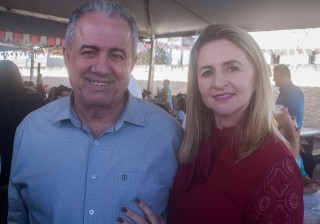 
                    <a style='margin-left: 5px;' class='btn btn-xs btn-social btn-facebook' href='https://www.facebook.com/sharer/sharer.php?u=https://www.galeramix.com.br/imagem/a77/800-800-90/conteudo/site_galerias/77/aniversario-de-tijucas-galera-mix-casarao-gallotti-101.jpg' rel='popup' data-width='500' data-height='400'><i class='fa fa-facebook'></i>Compartilhar <span class='hidden-xs'>no Facebook</span>
                </a> 
                <a class='btn btn-default btn-xs' target='_blank' href='imagem/a77/800-800-90/conteudo/site_galerias/77/aniversario-de-tijucas-galera-mix-casarao-gallotti-101.jpg'>
                    <span class='glyphicon glyphicon-cloud-download'></span> Salvar
                </a>
                