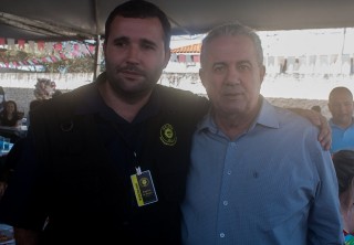 
            <a style='margin-left: 5px;' class='btn btn-xs btn-social btn-facebook' href='https://www.facebook.com/sharer/sharer.php?u=https://www.galeramix.com.br/imagem/a77/800-800-90/conteudo/site_galerias/77/aniversario-de-tijucas-galera-mix-casarao-gallotti-103.jpg' rel='popup' data-width='500' data-height='400'><i class='fa fa-facebook'></i>Compartilhar <span class='hidden-xs'>no Facebook</span>
        </a> 
        <a class='btn btn-default btn-xs' target='_blank' href='imagem/a77/800-800-90/conteudo/site_galerias/77/aniversario-de-tijucas-galera-mix-casarao-gallotti-103.jpg'>
            <span class='glyphicon glyphicon-cloud-download'></span> Salvar
        </a>
        