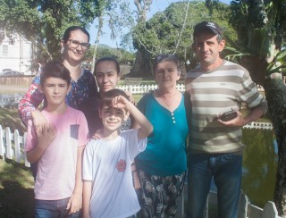 
<a style='margin-left: 5px;' class='btn btn-xs btn-social btn-facebook' href='https://www.facebook.com/sharer/sharer.php?u=https://www.galeramix.com.br/imagem/a77/800-800-90/conteudo/site_galerias/77/aniversario-de-tijucas-galera-mix-casarao-gallotti-11.jpg' rel='popup' data-width='500' data-height='400'><i class='fa fa-facebook'></i>Compartilhar <span class='hidden-xs'>no Facebook</span>
</a> 
<a class='btn btn-default btn-xs' target='_blank' href='imagem/a77/800-800-90/conteudo/site_galerias/77/aniversario-de-tijucas-galera-mix-casarao-gallotti-11.jpg'>
<span class='glyphicon glyphicon-cloud-download'></span> Salvar
</a>
