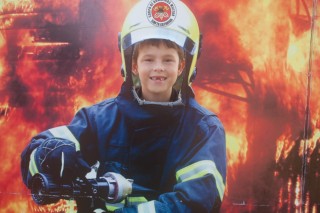 
<a style='margin-left: 5px;' class='btn btn-xs btn-social btn-facebook' href='https://www.facebook.com/sharer/sharer.php?u=https://www.galeramix.com.br/imagem/a77/800-800-90/conteudo/site_galerias/77/aniversario-de-tijucas-galera-mix-casarao-gallotti-127.jpg' rel='popup' data-width='500' data-height='400'><i class='fa fa-facebook'></i>Compartilhar <span class='hidden-xs'>no Facebook</span>
</a> 
<a class='btn btn-default btn-xs' target='_blank' href='imagem/a77/800-800-90/conteudo/site_galerias/77/aniversario-de-tijucas-galera-mix-casarao-gallotti-127.jpg'>
<span class='glyphicon glyphicon-cloud-download'></span> Salvar
</a>
