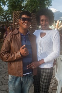 
<a style='margin-left: 5px;' class='btn btn-xs btn-social btn-facebook' href='https://www.facebook.com/sharer/sharer.php?u=https://www.galeramix.com.br/imagem/a77/800-800-90/conteudo/site_galerias/77/aniversario-de-tijucas-galera-mix-casarao-gallotti-132.jpg' rel='popup' data-width='500' data-height='400'><i class='fa fa-facebook'></i>Compartilhar <span class='hidden-xs'>no Facebook</span>
</a> 
<a class='btn btn-default btn-xs' target='_blank' href='imagem/a77/800-800-90/conteudo/site_galerias/77/aniversario-de-tijucas-galera-mix-casarao-gallotti-132.jpg'>
<span class='glyphicon glyphicon-cloud-download'></span> Salvar
</a>
