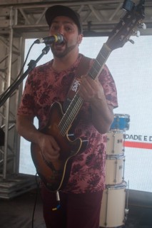 
<a style='margin-left: 5px;' class='btn btn-xs btn-social btn-facebook' href='https://www.facebook.com/sharer/sharer.php?u=https://www.galeramix.com.br/imagem/a77/800-800-90/conteudo/site_galerias/77/aniversario-de-tijucas-galera-mix-casarao-gallotti-135.jpg' rel='popup' data-width='500' data-height='400'><i class='fa fa-facebook'></i>Compartilhar <span class='hidden-xs'>no Facebook</span>
</a> 
<a class='btn btn-default btn-xs' target='_blank' href='imagem/a77/800-800-90/conteudo/site_galerias/77/aniversario-de-tijucas-galera-mix-casarao-gallotti-135.jpg'>
<span class='glyphicon glyphicon-cloud-download'></span> Salvar
</a>
