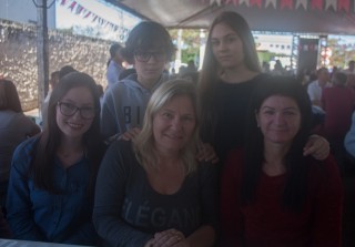 
<a style='margin-left: 5px;' class='btn btn-xs btn-social btn-facebook' href='https://www.facebook.com/sharer/sharer.php?u=https://www.galeramix.com.br/imagem/a77/800-800-90/conteudo/site_galerias/77/aniversario-de-tijucas-galera-mix-casarao-gallotti-38.jpg' rel='popup' data-width='500' data-height='400'><i class='fa fa-facebook'></i>Compartilhar <span class='hidden-xs'>no Facebook</span>
</a> 
<a class='btn btn-default btn-xs' target='_blank' href='imagem/a77/800-800-90/conteudo/site_galerias/77/aniversario-de-tijucas-galera-mix-casarao-gallotti-38.jpg'>
<span class='glyphicon glyphicon-cloud-download'></span> Salvar
</a>
