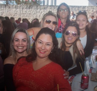 
<a style='margin-left: 5px;' class='btn btn-xs btn-social btn-facebook' href='https://www.facebook.com/sharer/sharer.php?u=https://www.galeramix.com.br/imagem/a77/800-800-90/conteudo/site_galerias/77/aniversario-de-tijucas-galera-mix-casarao-gallotti-44.jpg' rel='popup' data-width='500' data-height='400'><i class='fa fa-facebook'></i>Compartilhar <span class='hidden-xs'>no Facebook</span>
</a> 
<a class='btn btn-default btn-xs' target='_blank' href='imagem/a77/800-800-90/conteudo/site_galerias/77/aniversario-de-tijucas-galera-mix-casarao-gallotti-44.jpg'>
<span class='glyphicon glyphicon-cloud-download'></span> Salvar
</a>
