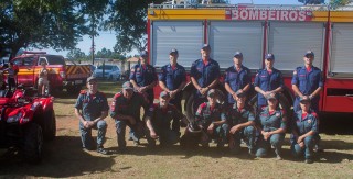 
<a style='margin-left: 5px;' class='btn btn-xs btn-social btn-facebook' href='https://www.facebook.com/sharer/sharer.php?u=https://www.galeramix.com.br/imagem/a77/800-800-90/conteudo/site_galerias/77/aniversario-de-tijucas-galera-mix-casarao-gallotti-60.jpg' rel='popup' data-width='500' data-height='400'><i class='fa fa-facebook'></i>Compartilhar <span class='hidden-xs'>no Facebook</span>
</a> 
<a class='btn btn-default btn-xs' target='_blank' href='imagem/a77/800-800-90/conteudo/site_galerias/77/aniversario-de-tijucas-galera-mix-casarao-gallotti-60.jpg'>
<span class='glyphicon glyphicon-cloud-download'></span> Salvar
</a>
